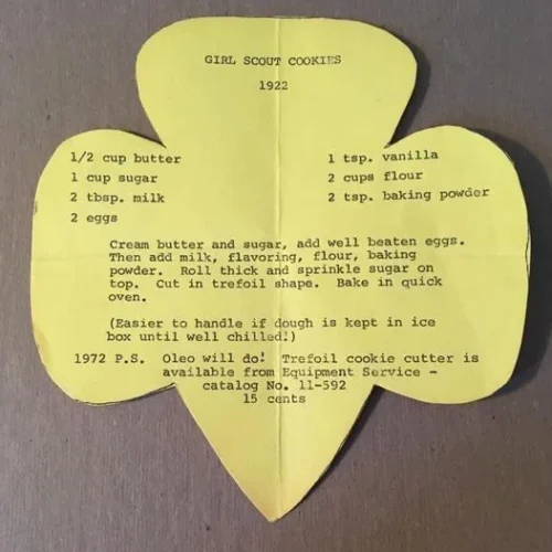 Vintage recipe card with 1922 Girl Scout cookie recipe shaped like a trefoil.