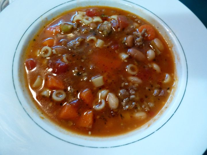 quick and Flavorful Italian Soup: Hearty, Budget-Friendly.