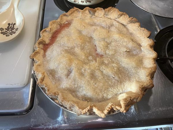 I swear......G'ma Hull's stove bakes the most beautiful pies!  Strawberry rhubarb pie completely from scratch, baked in an 83 year old Chambers Stove that belonged to my paternal grandmother.  I inherited it in 1992 when she passed away - she had told me and my dad that she wanted me to have it.  What a treasure!   