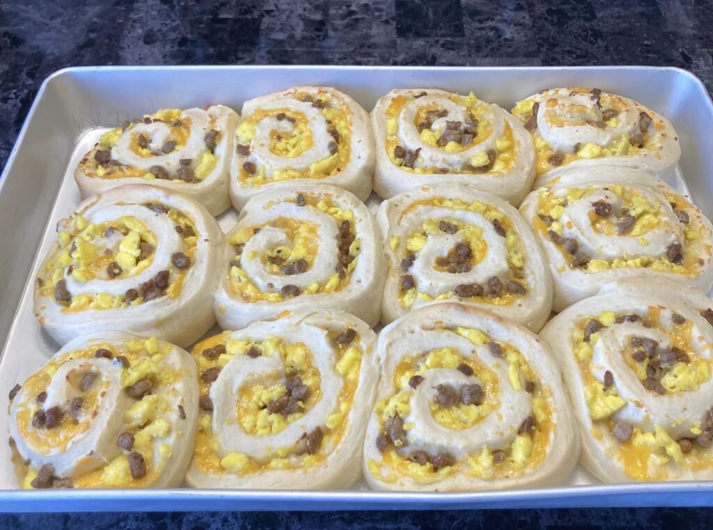 Breakfast Rolls with Sausage, Egg, and Cheese - old fashioned recipes