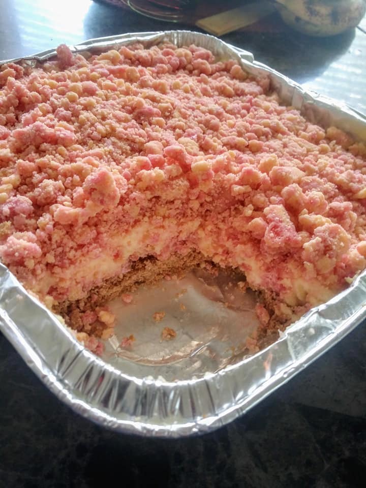 Strawberry Crunch Crumble Cheesecake